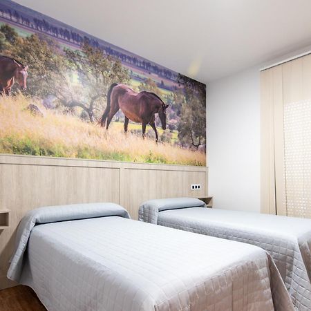 Hostal Vinuela San Pedro de Merida 외부 사진